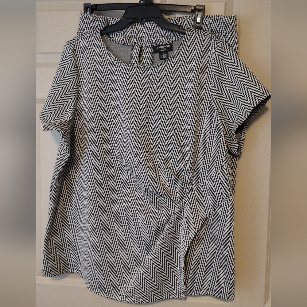 Liz Claiborne Black & White Chevron Cap-Sleeve 2pc Skirt Set